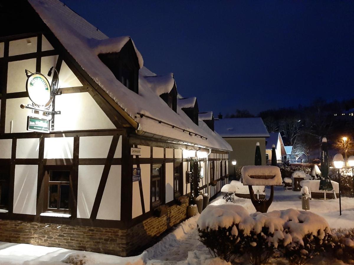 Wirtschaft & Pension Zum Huthaus Schneeberg  Exterior foto